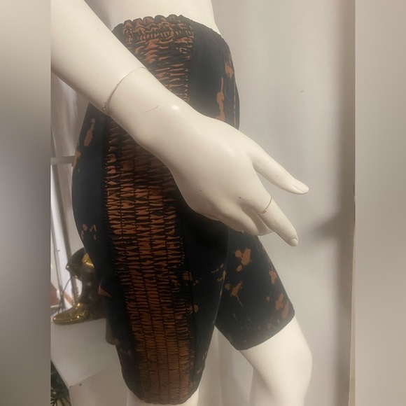 Tough Luv Black reversed dye ruched side biker shorts - Picture 3 of 7